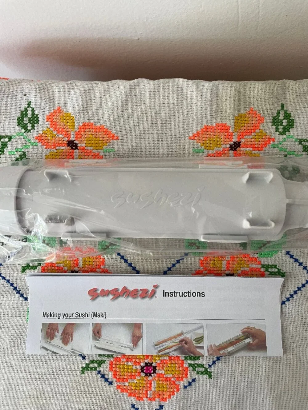 Sushezi Sushi Maker NWOT
